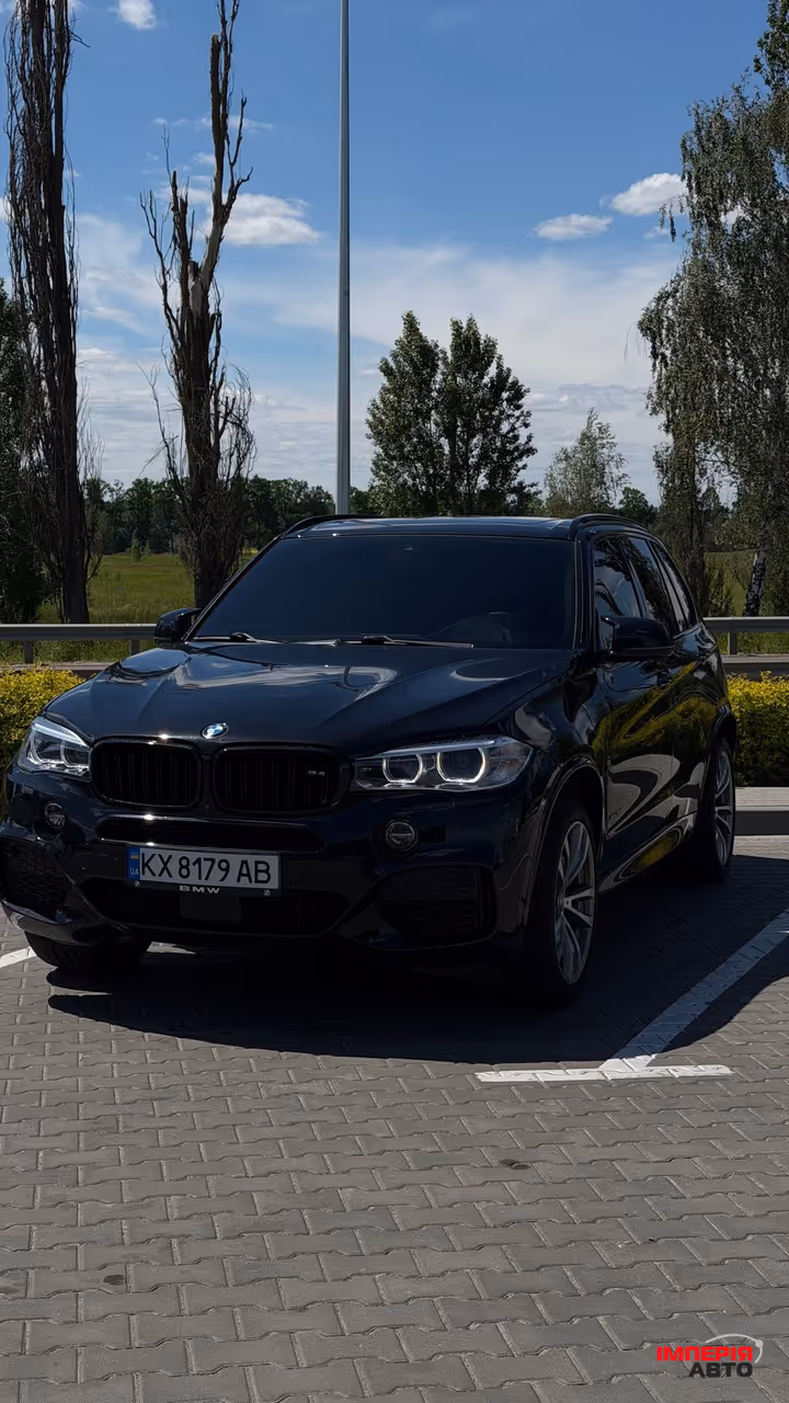 BMW X5 - фото 1