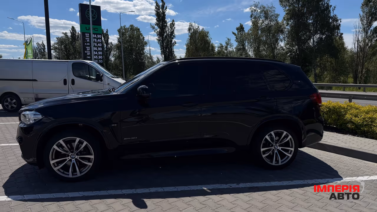 BMW X5 - фото 2