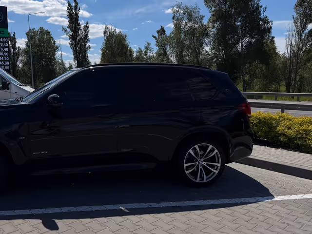 BMW X5 - фото 2