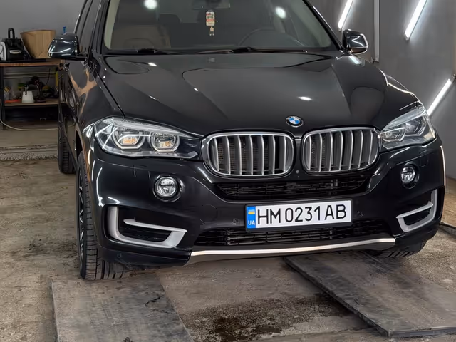 BMW X5 - фото 1