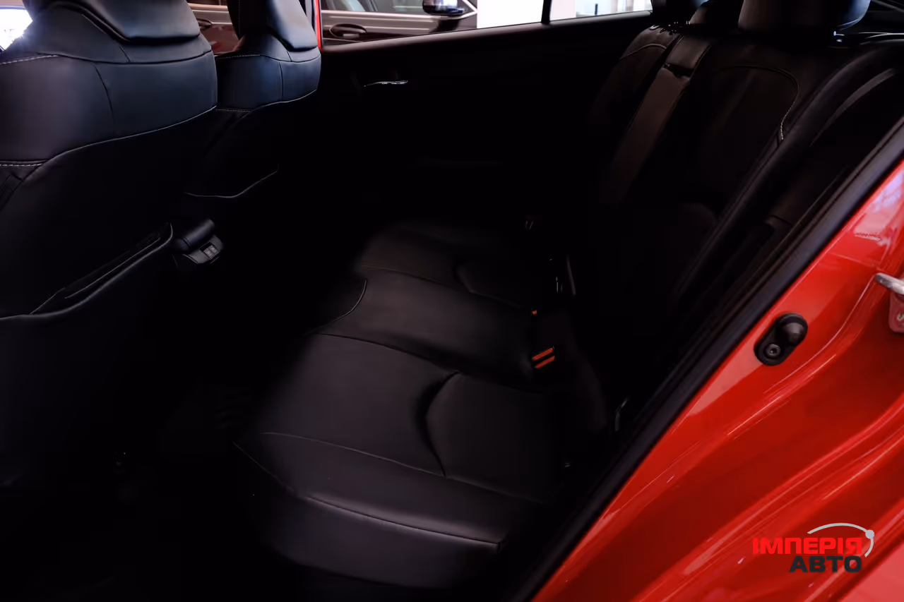Toyota Prius - фото 8