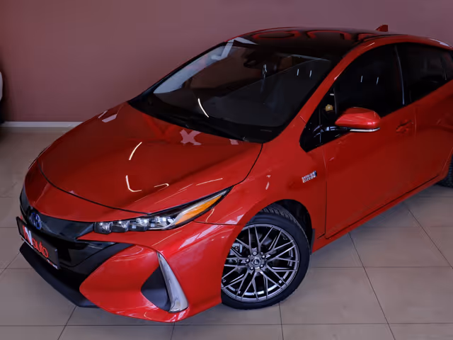 Toyota Prius - фото 2