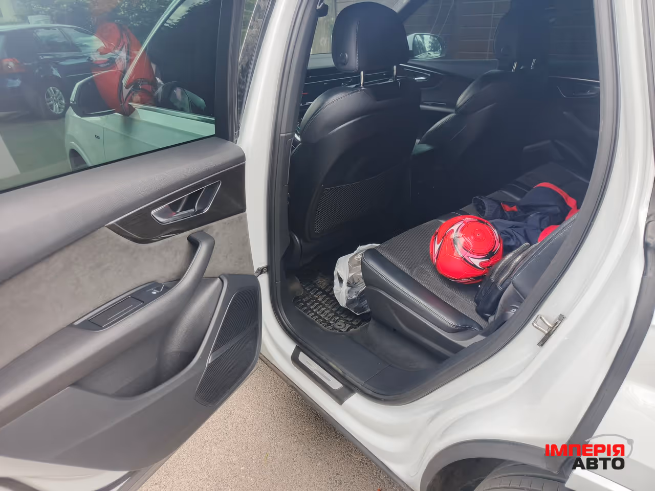 Audi Q7 - фото 11