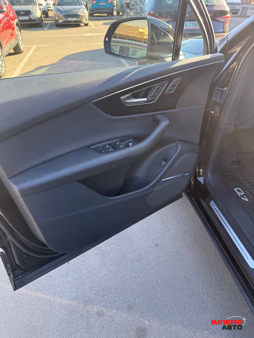 Audi Q7 - фото 8