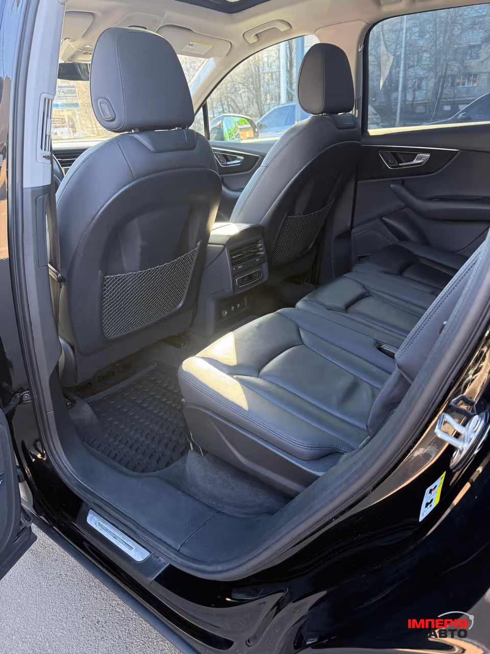 Audi Q7 - фото 9