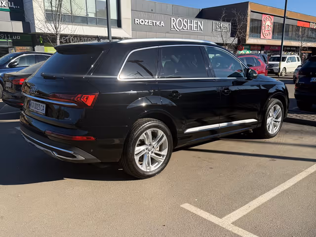 Audi Q7 - фото 3