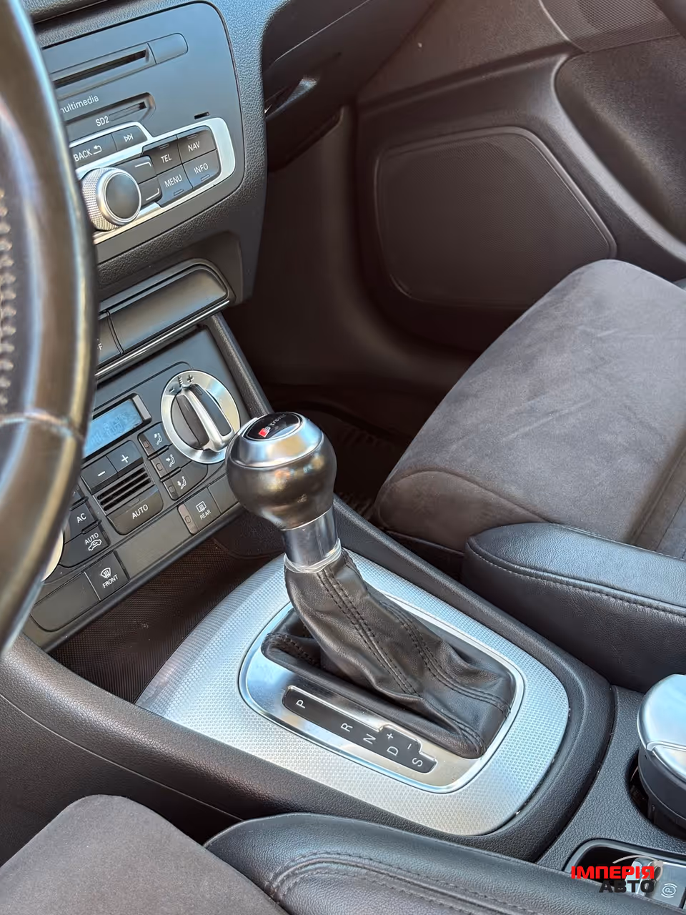 Audi Q3 - фото 18