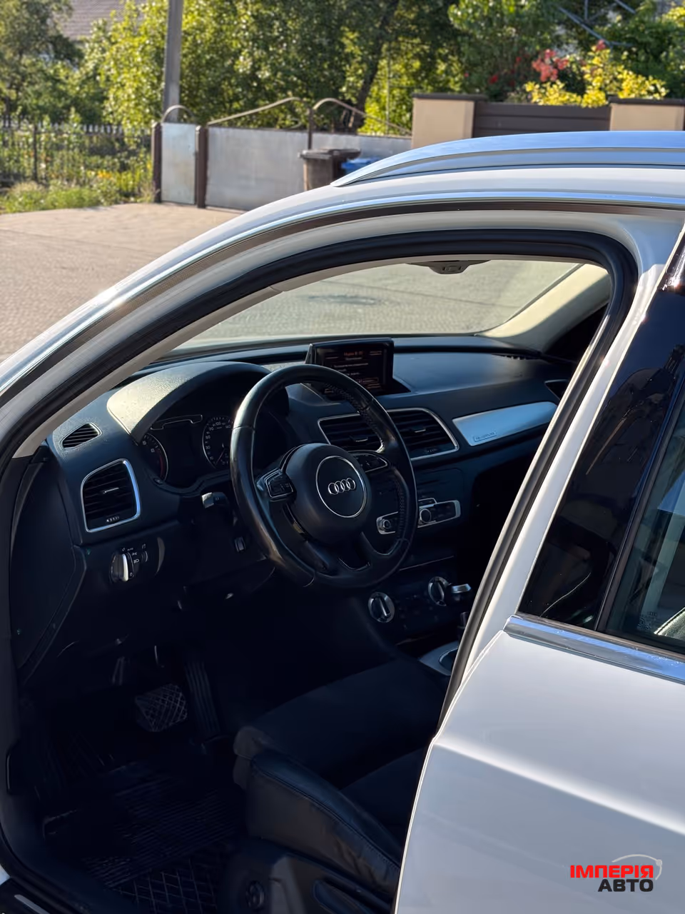 Audi Q3 - фото 8