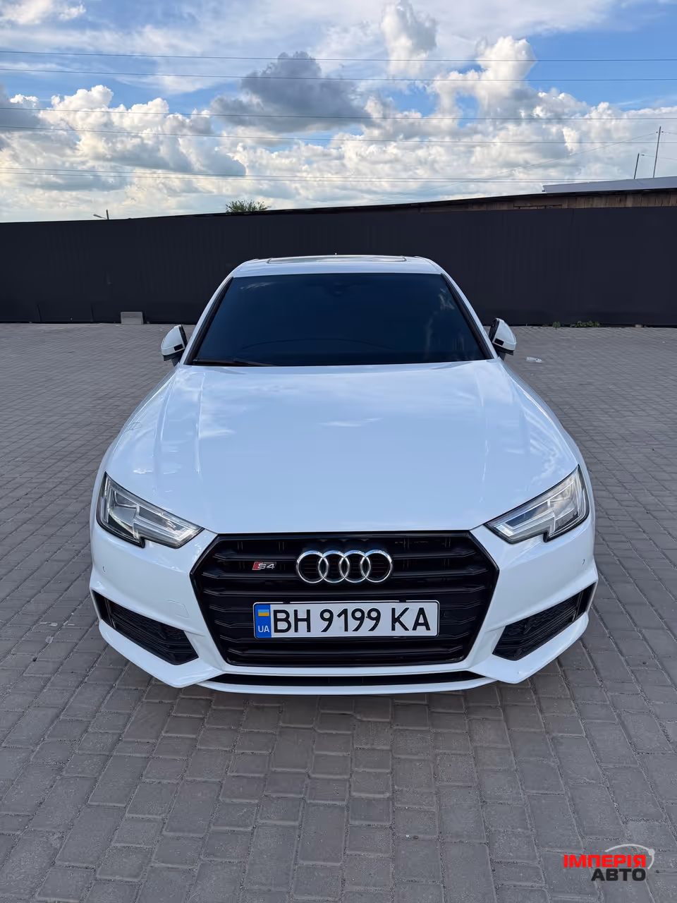 Audi A4 - фото 2