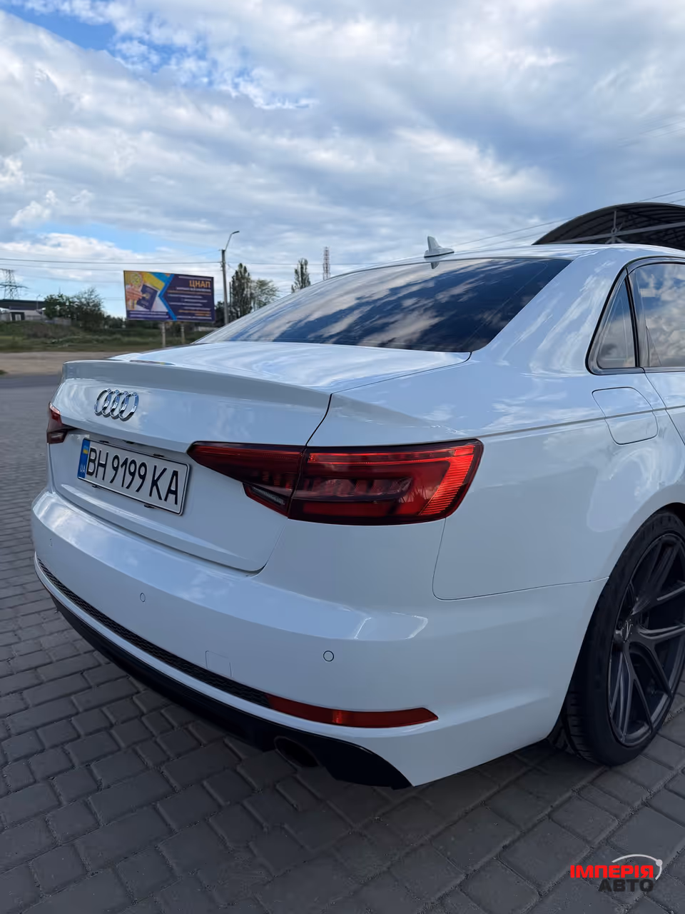 Audi A4 - фото 6