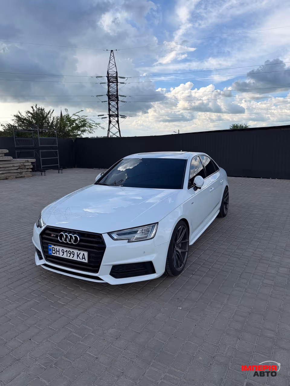 Audi A4 - фото 3