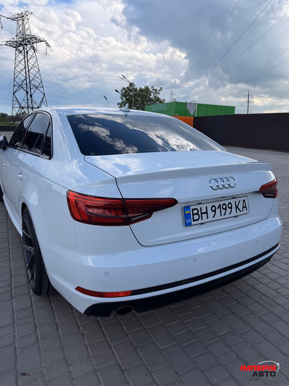 Audi A4 - фото 5