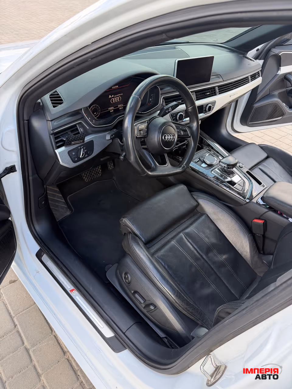Audi A4 - фото 11