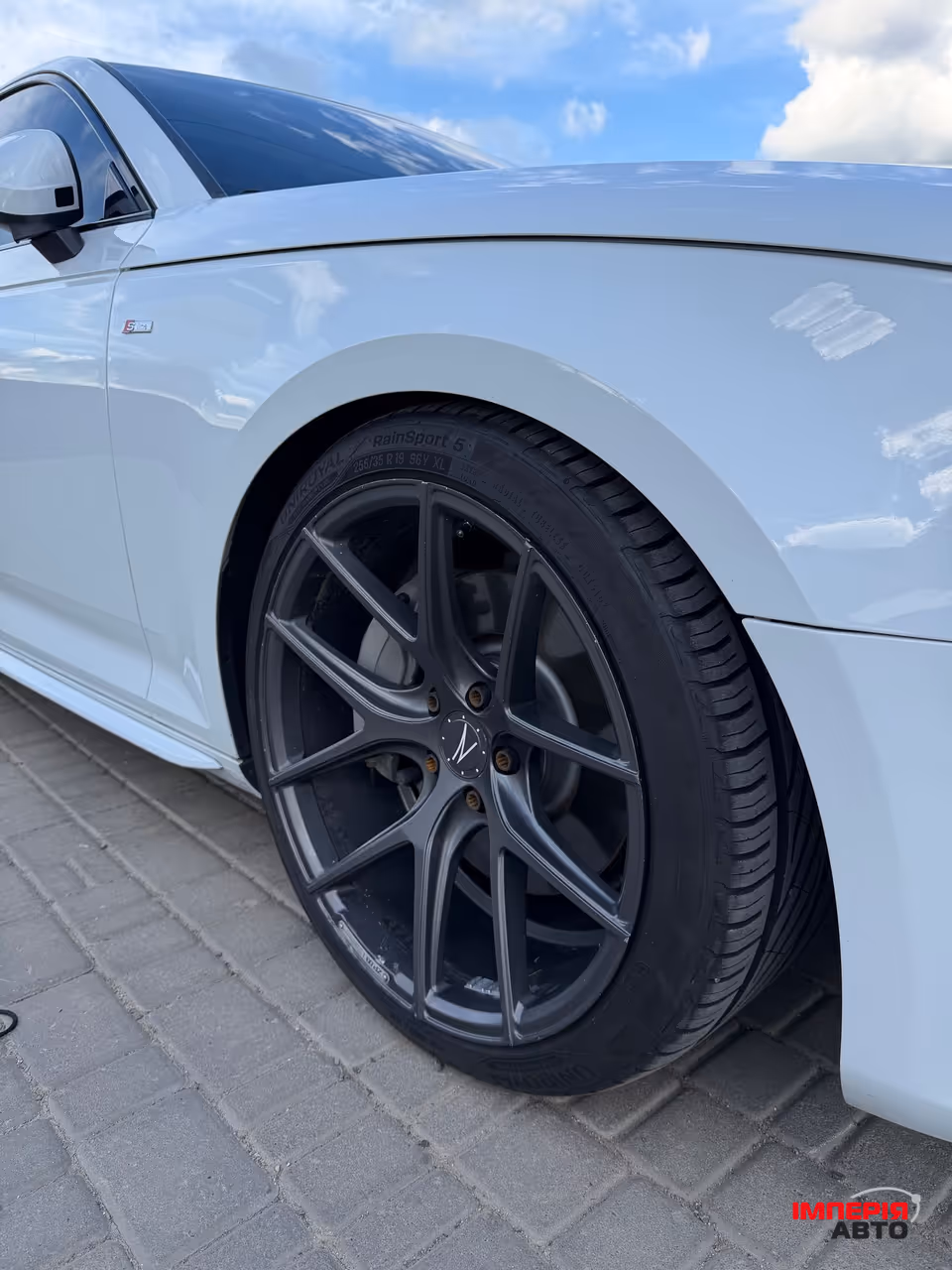 Audi A4 - фото 12