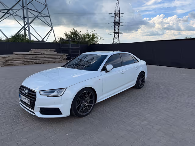 Audi A4 - фото 4