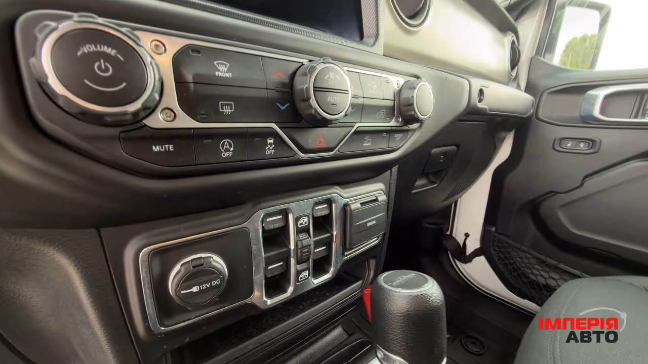 Jeep Gladiator - фото 8
