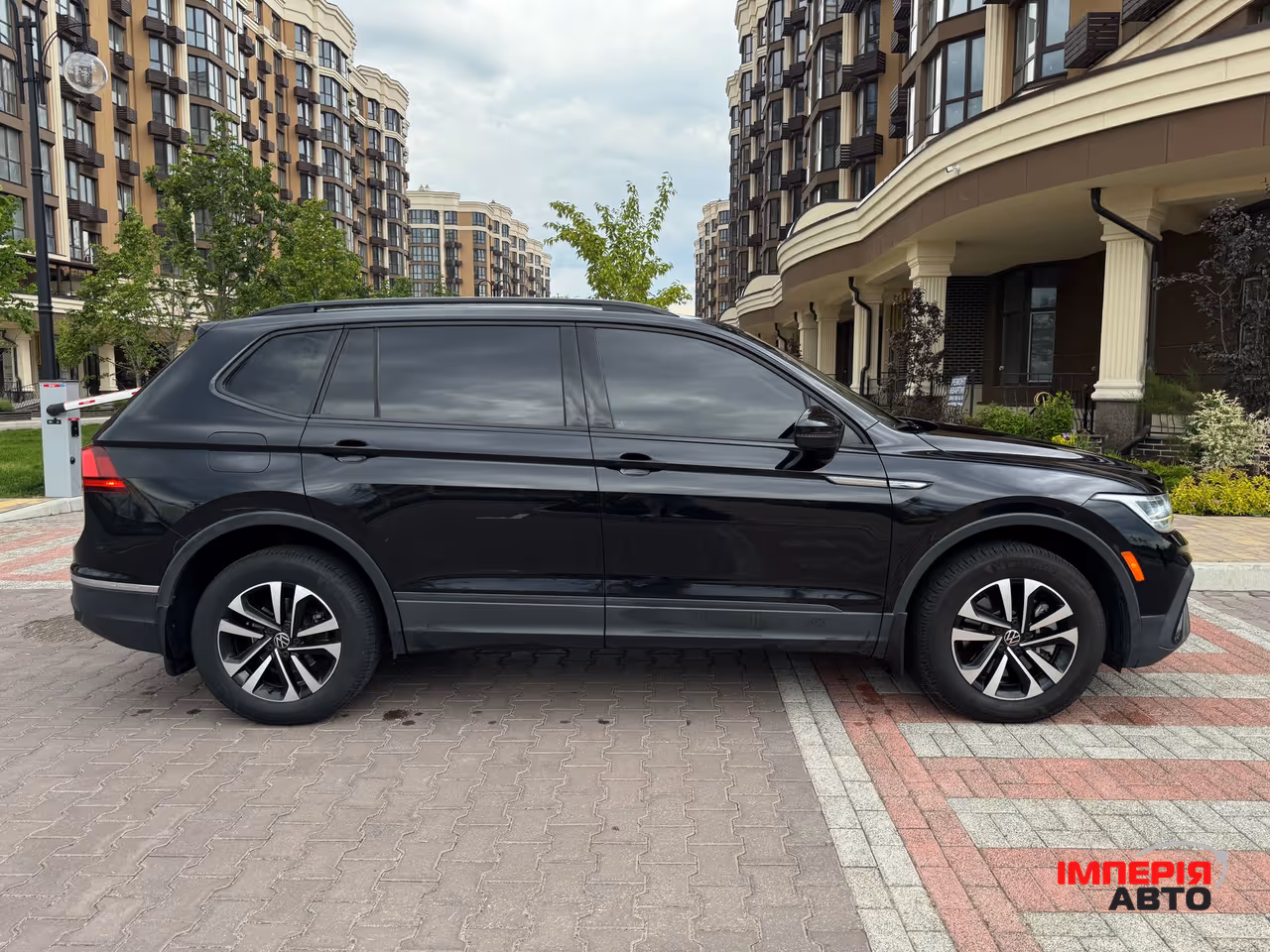Volkswagen Tiguan - фото 6