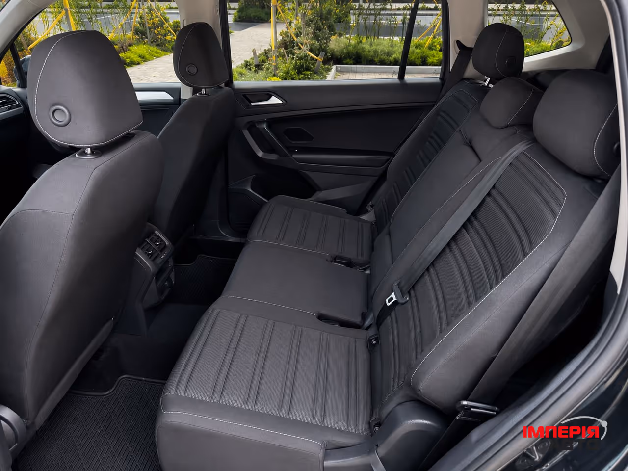 Volkswagen Tiguan - фото 11