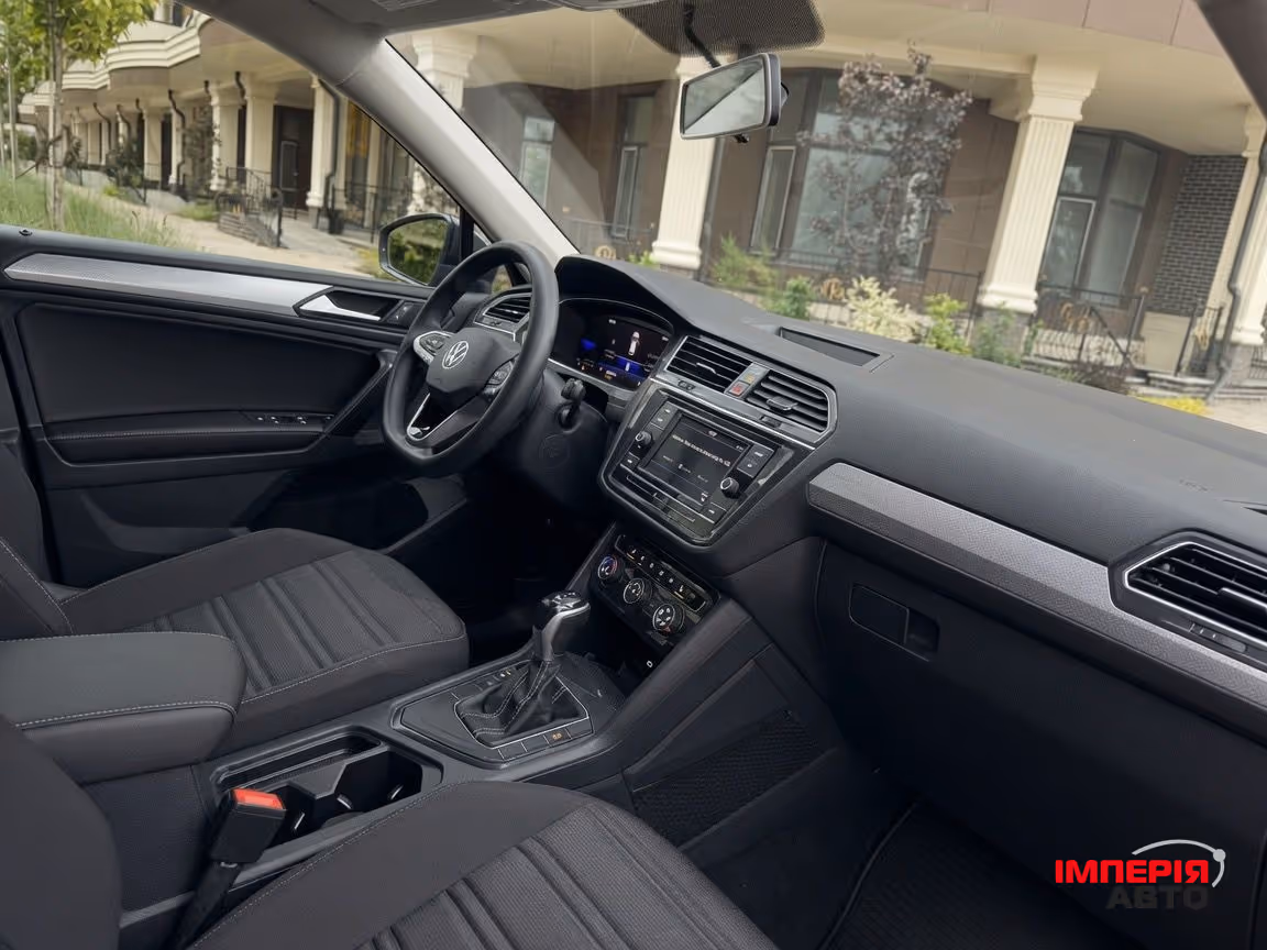 Volkswagen Tiguan - фото 13