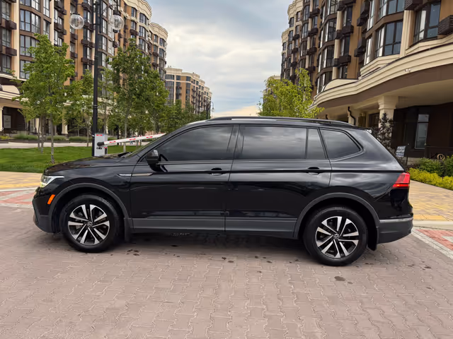 Volkswagen Tiguan - фото 3