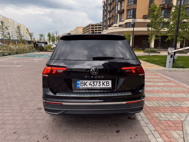 Volkswagen Tiguan - фото 5