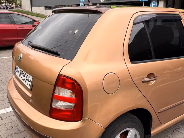 Skoda Fabia - фото 4