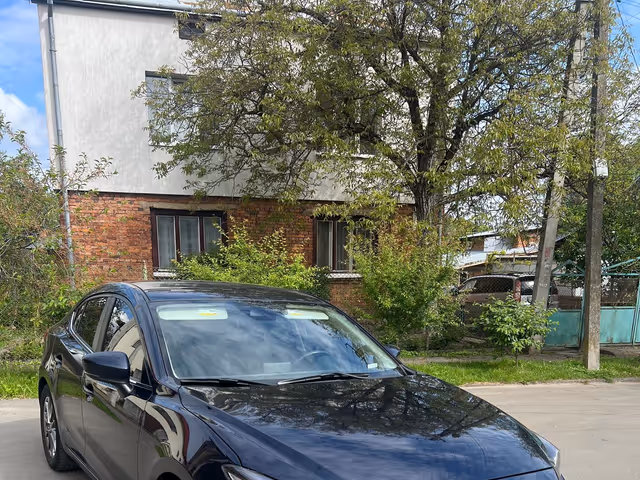 Mazda 3 - фото 2