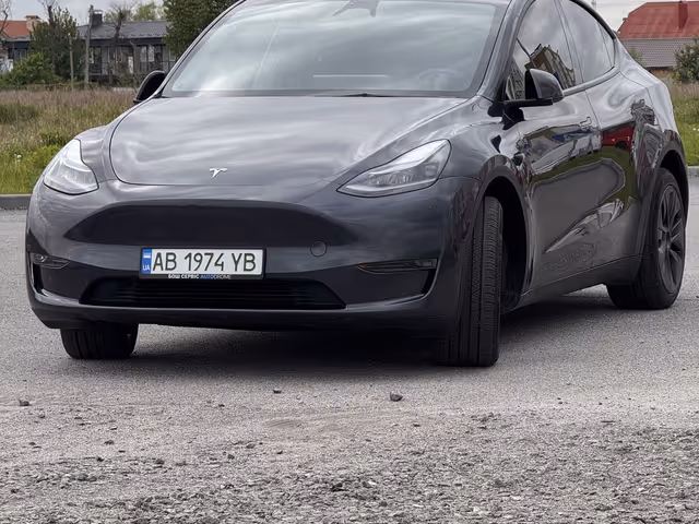 Tesla Model Y - фото 2