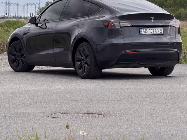 Tesla Model Y - фото 5