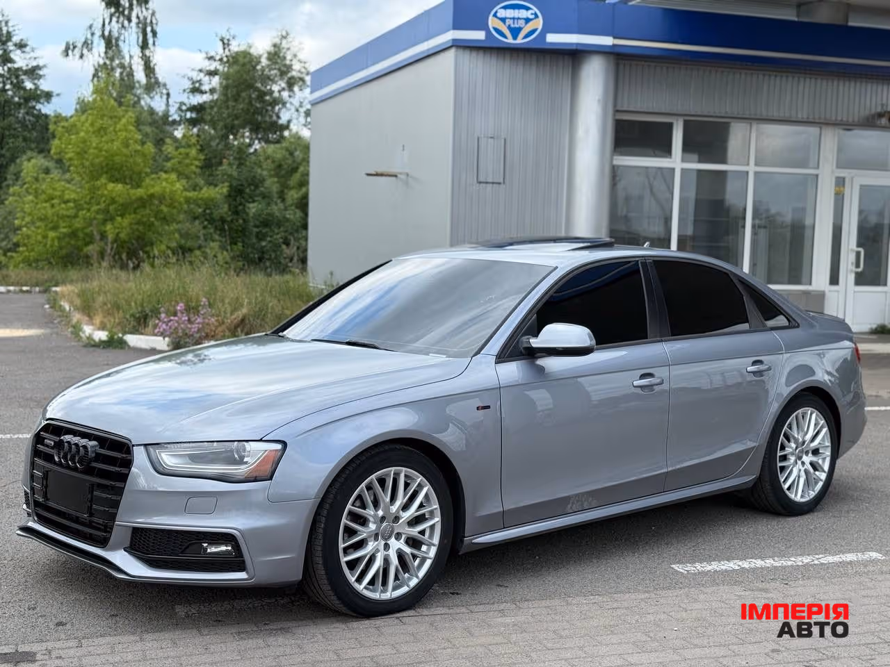 Audi A4 - фото 5
