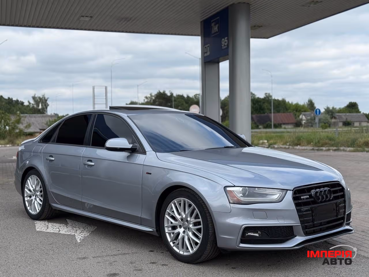 Audi A4 - фото 17