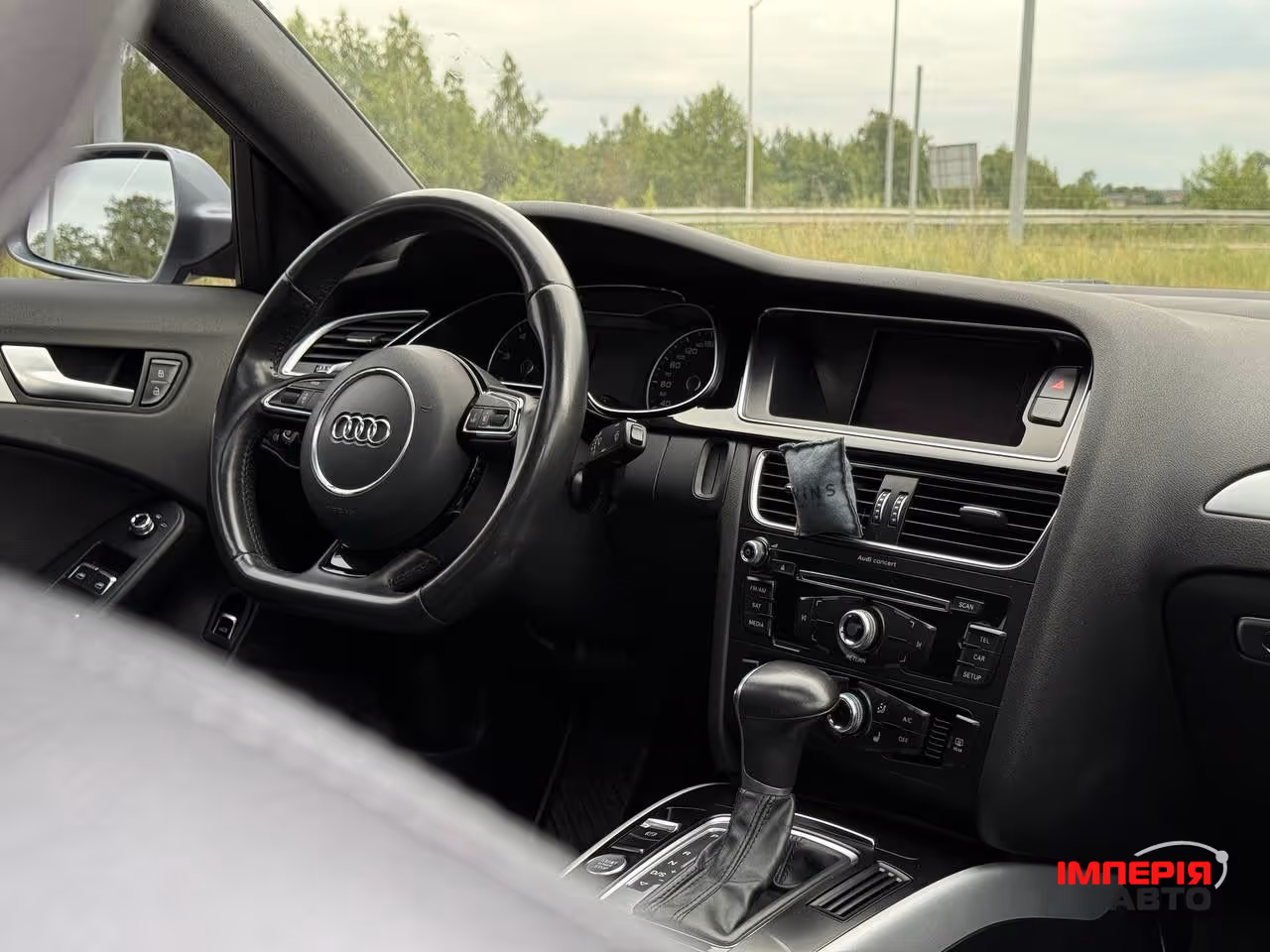 Audi A4 - фото 27