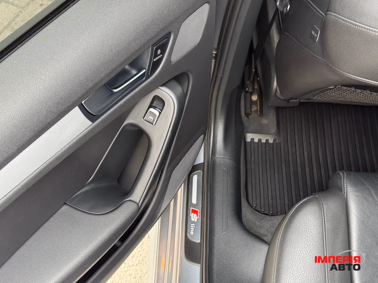 Audi A4 - фото 45