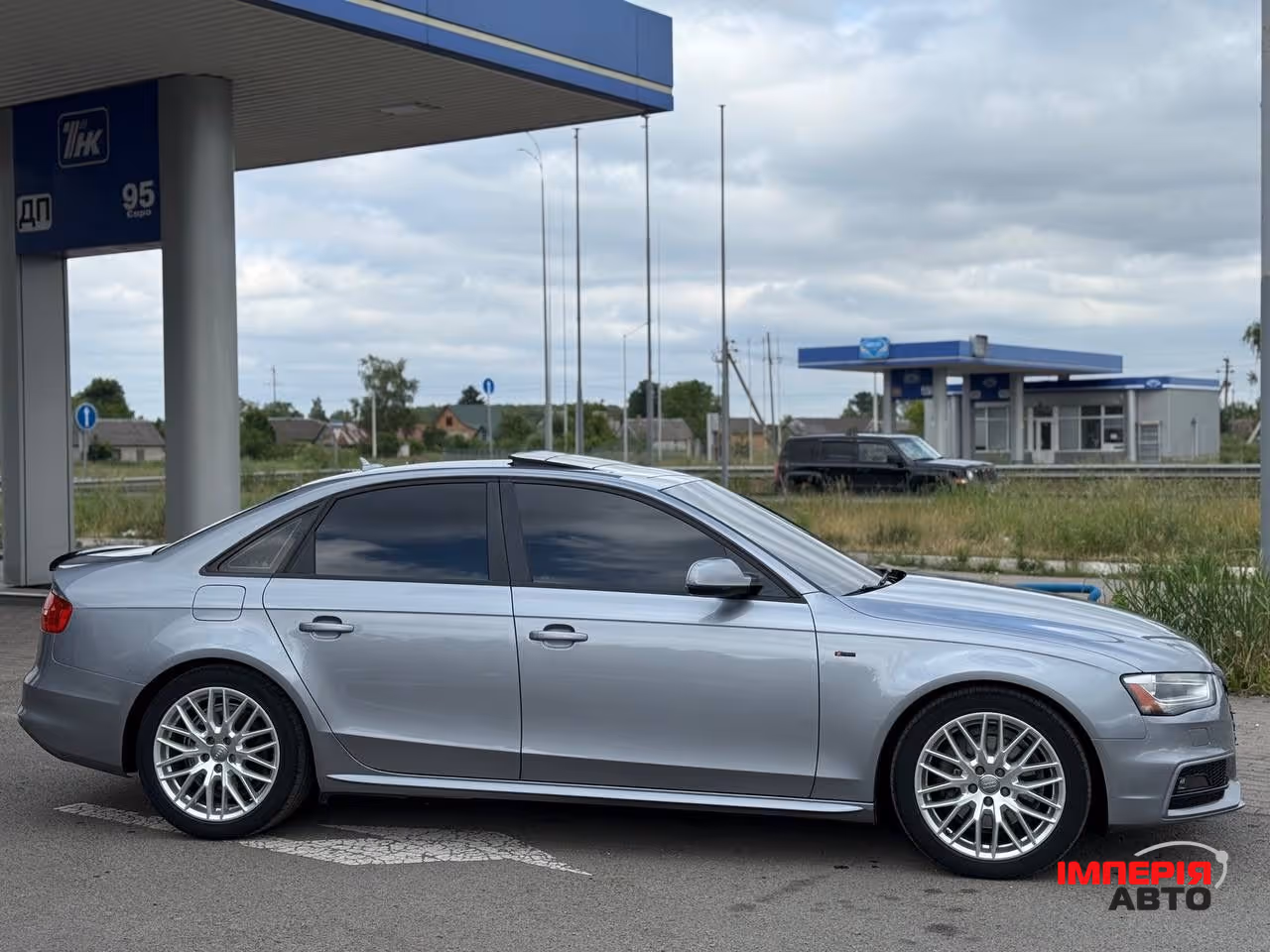 Audi A4 - фото 16