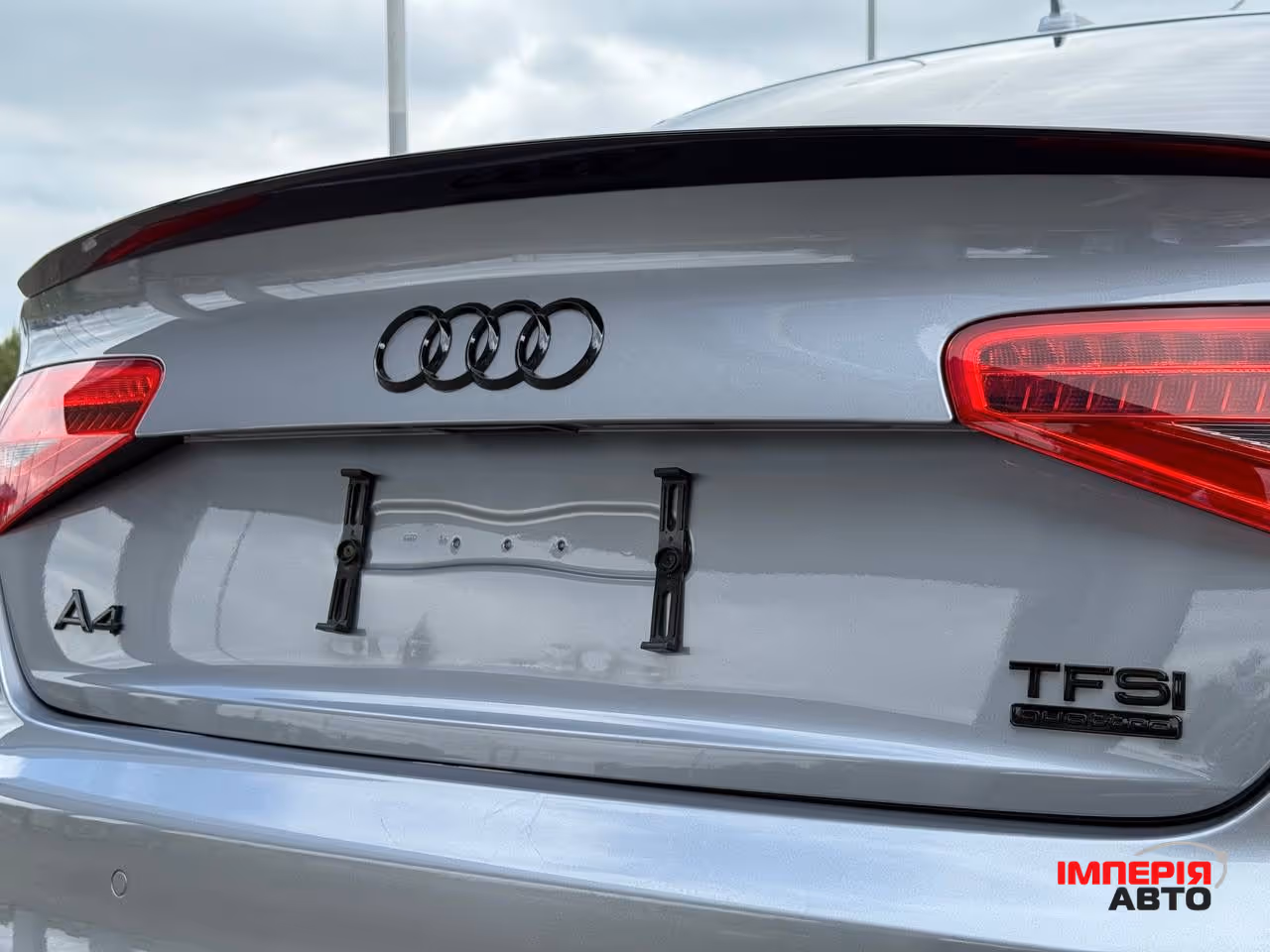 Audi A4 - фото 12