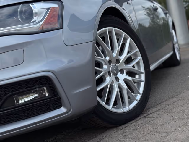 Audi A4 - фото 3