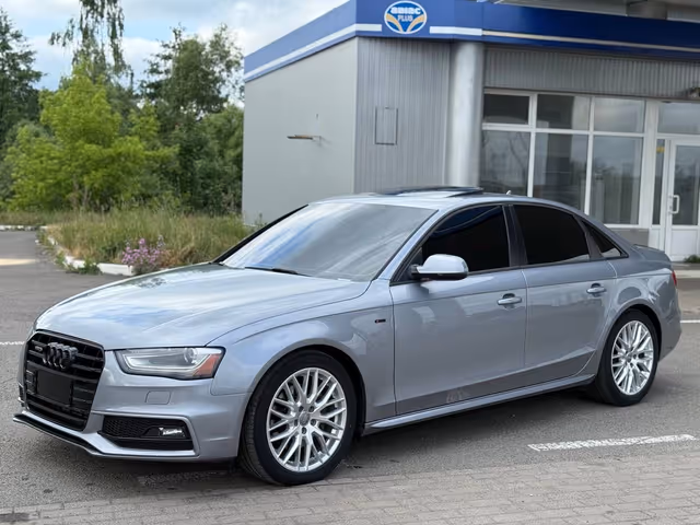 Audi A4 - фото 5