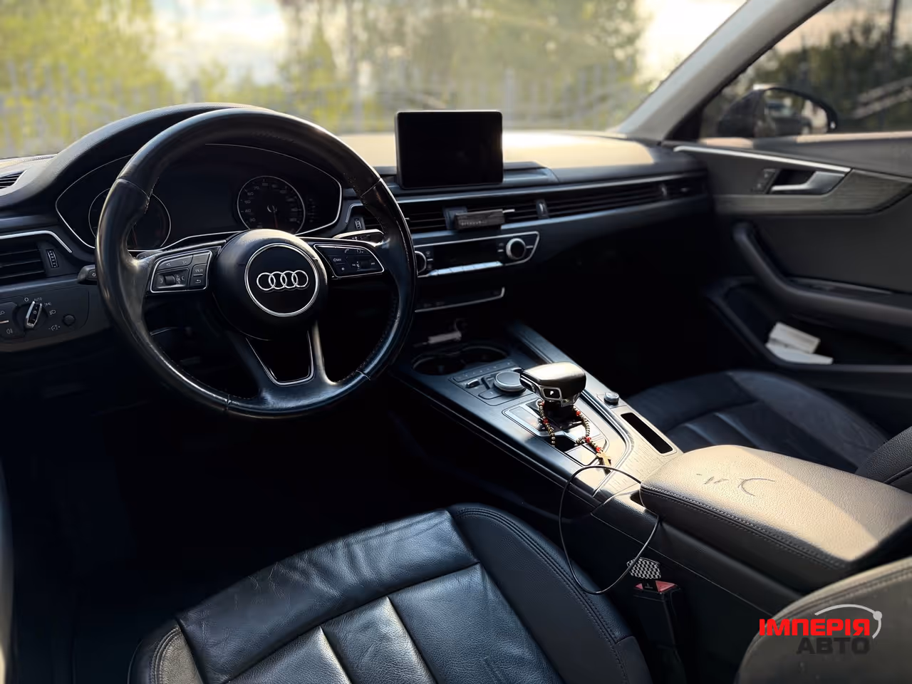 Audi A4 - фото 10