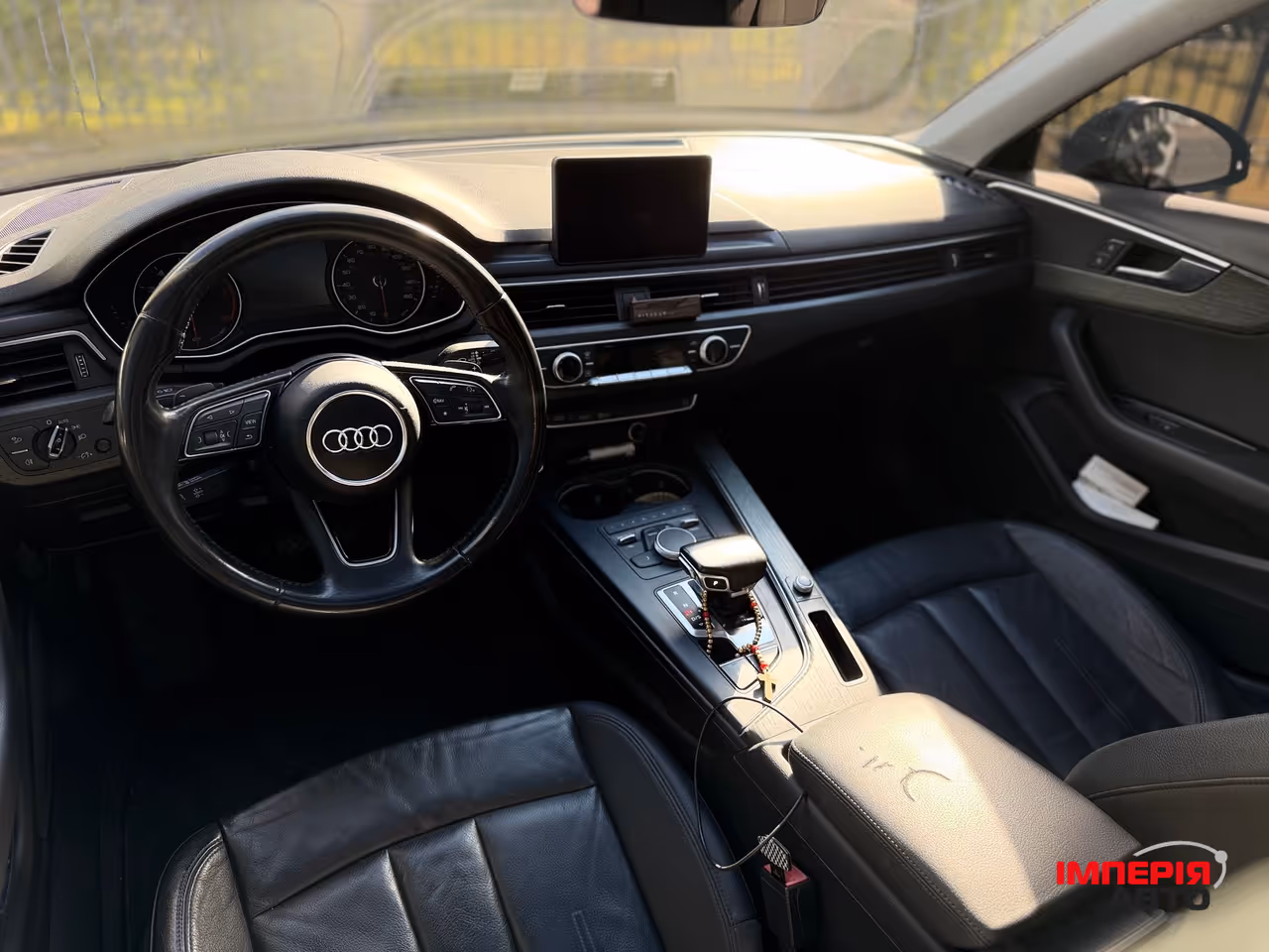 Audi A4 - фото 8