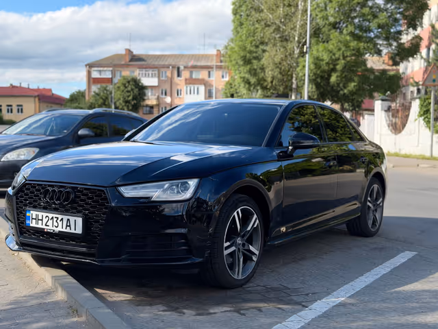 Audi A4 - фото 1