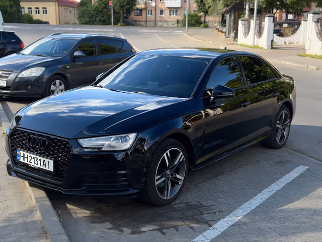 Audi A4 - фото 2