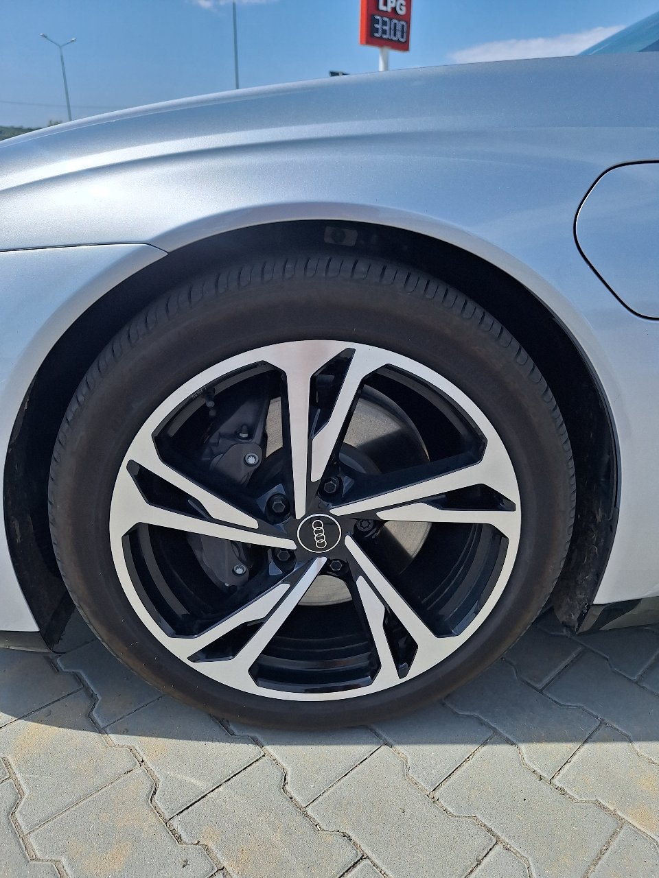 Audi e-tron GT - фото 9