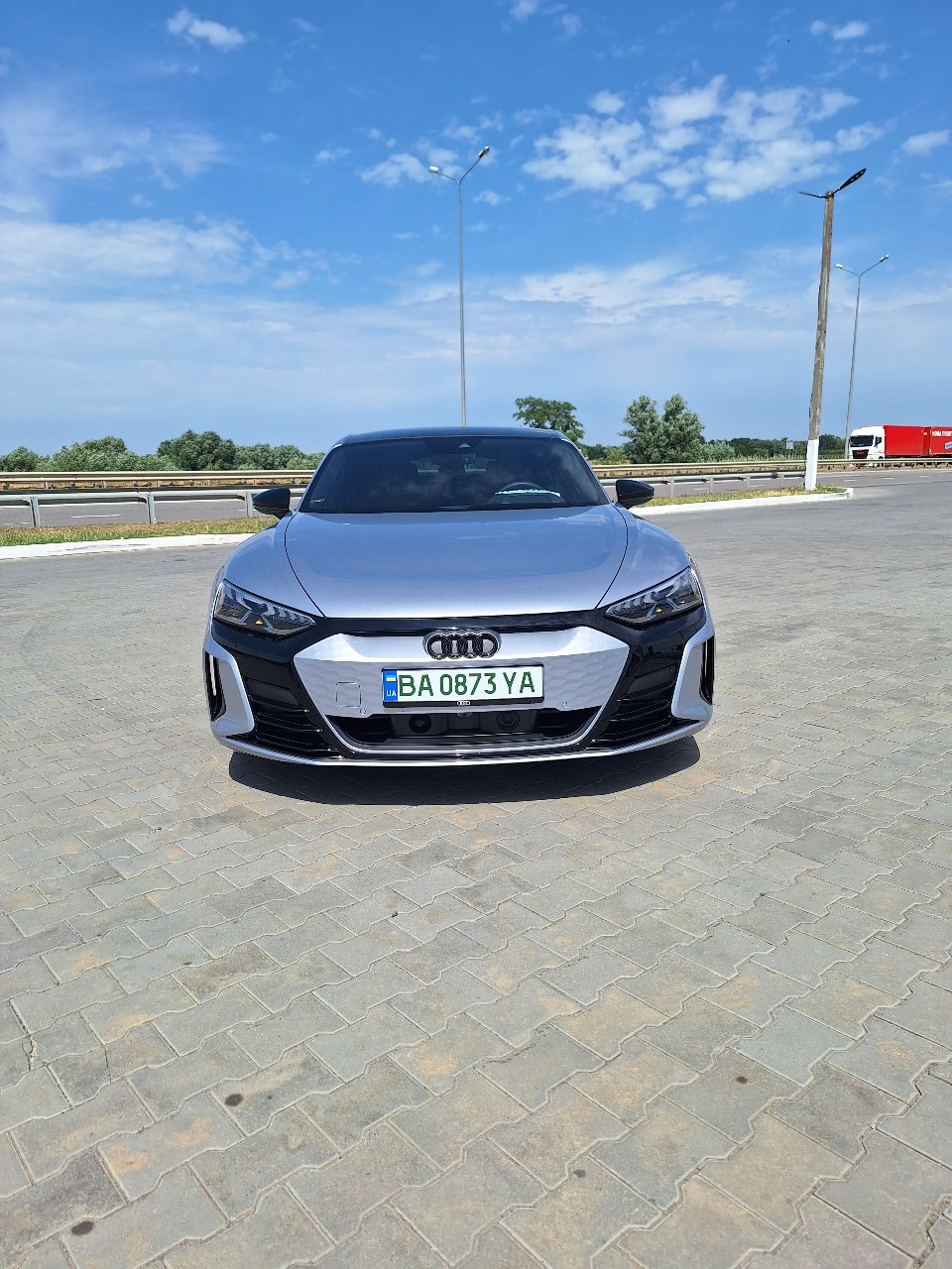 Audi e-tron GT - фото 10