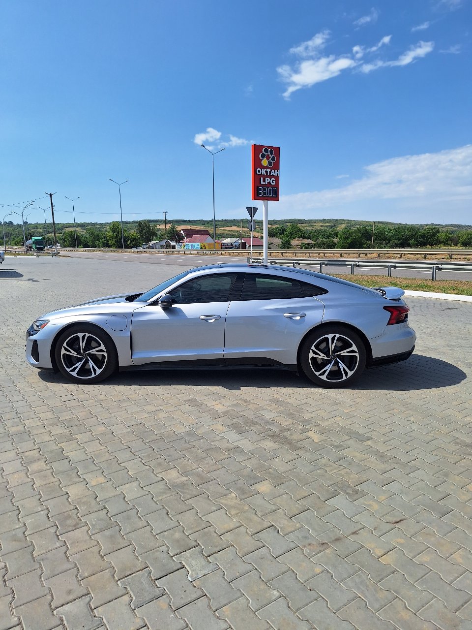 Audi e-tron GT - фото 8