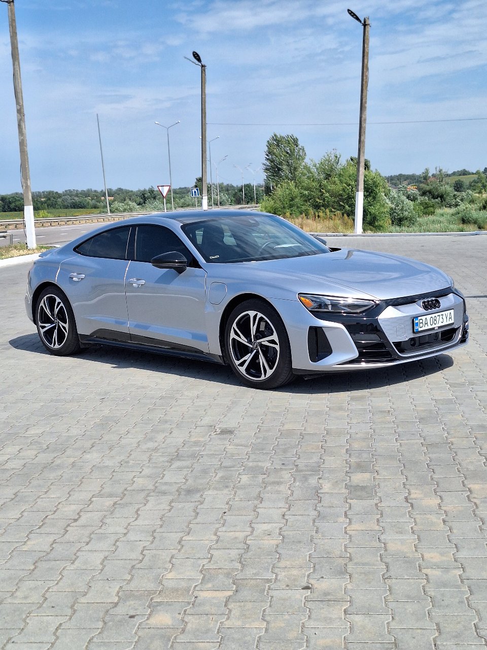 Audi e-tron GT - фото 4