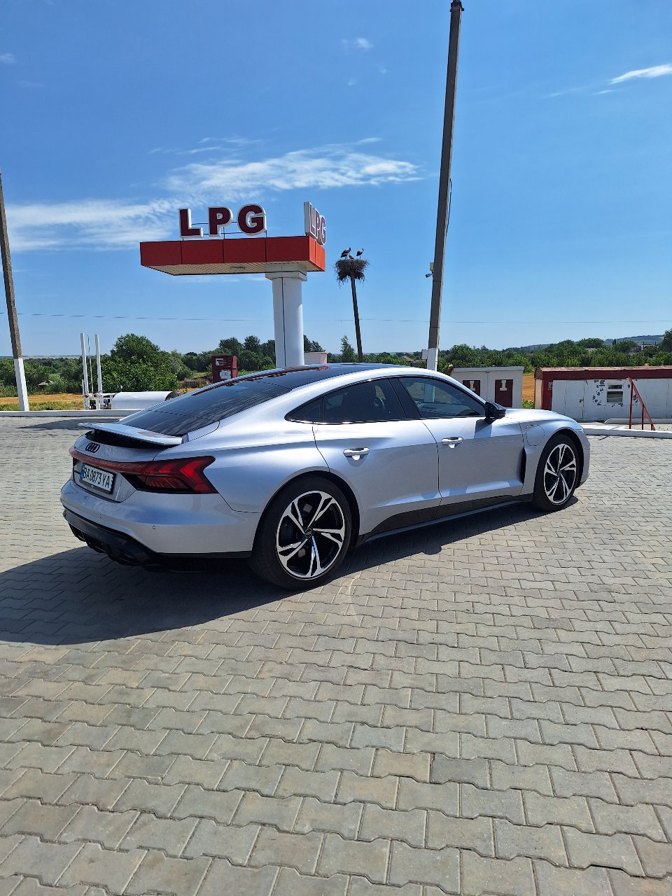 Audi e-tron GT - фото 11