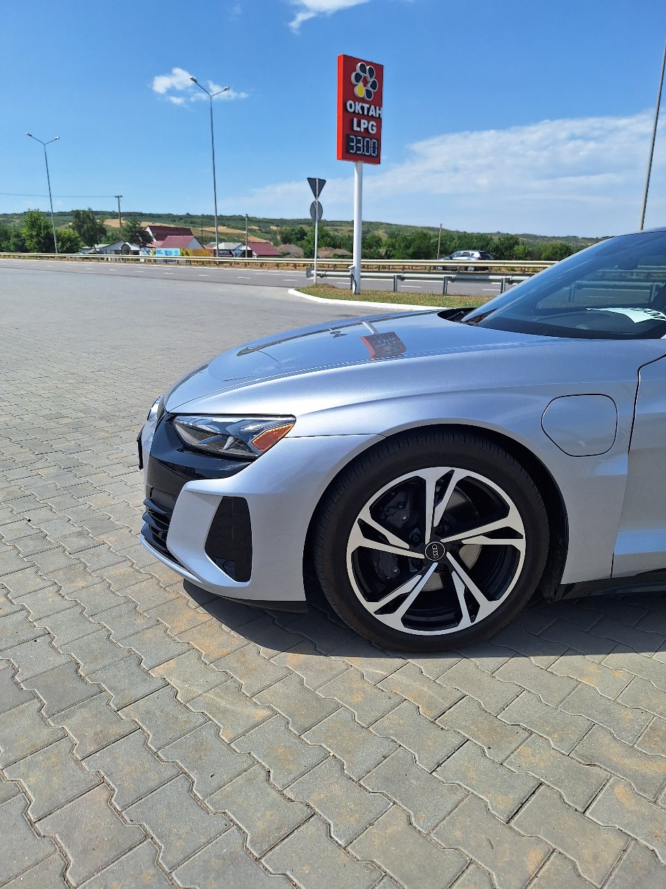 Audi e-tron GT - фото 13