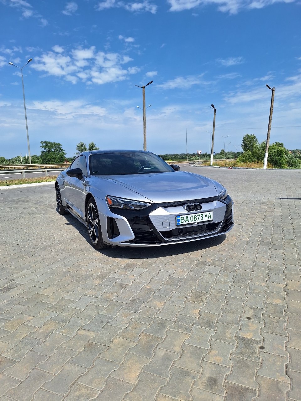 Audi e-tron GT - фото 7