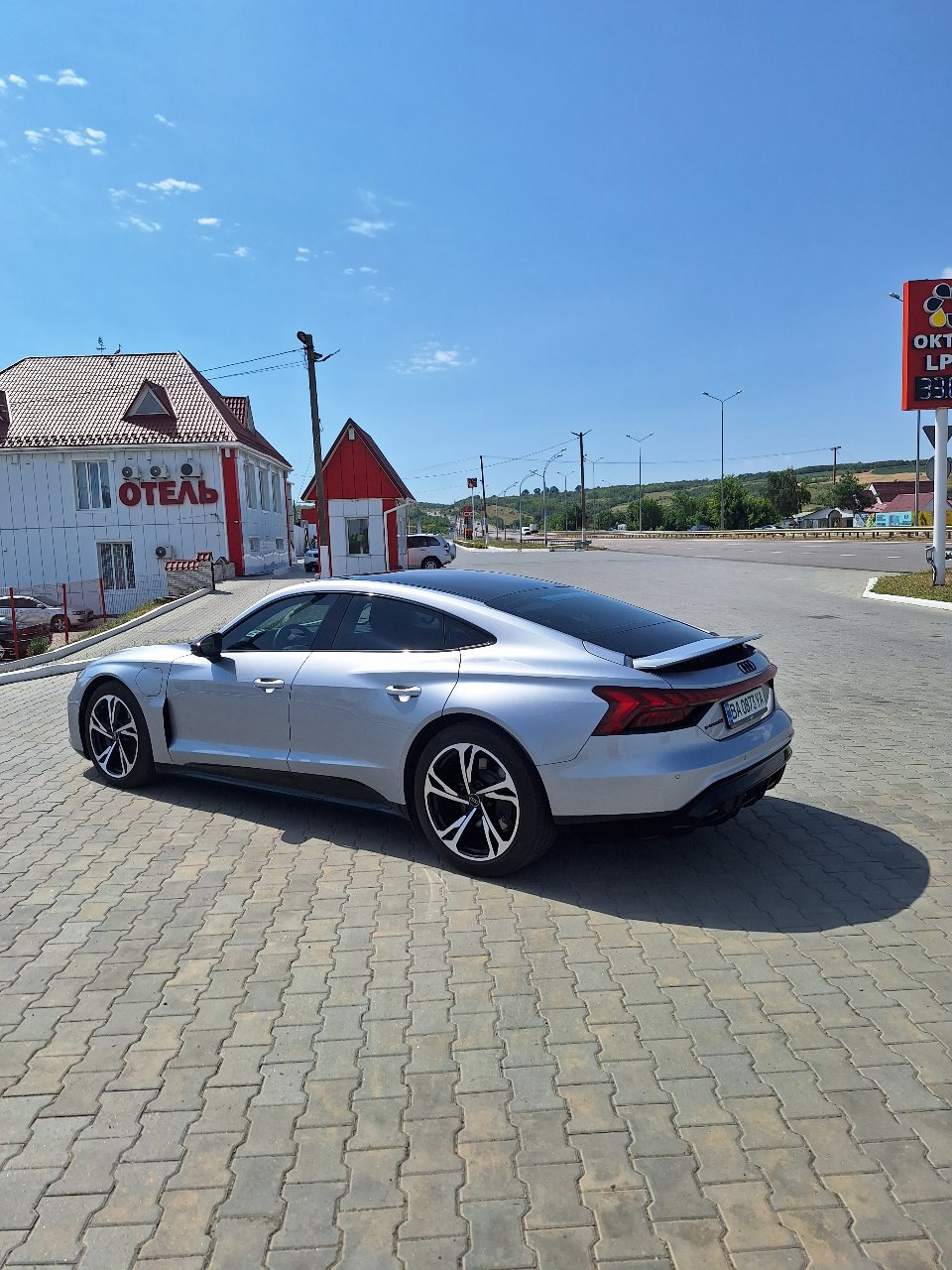 Audi e-tron GT - фото 15