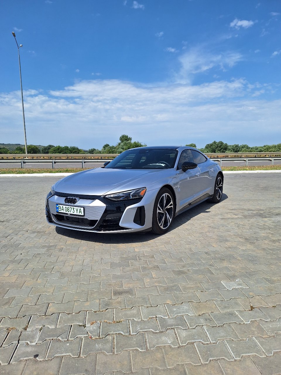 Audi e-tron GT - фото 14